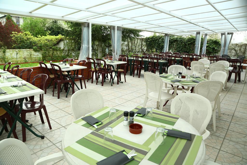 Hotel Restaurant Maison Blanche Ренжи Екстериор снимка