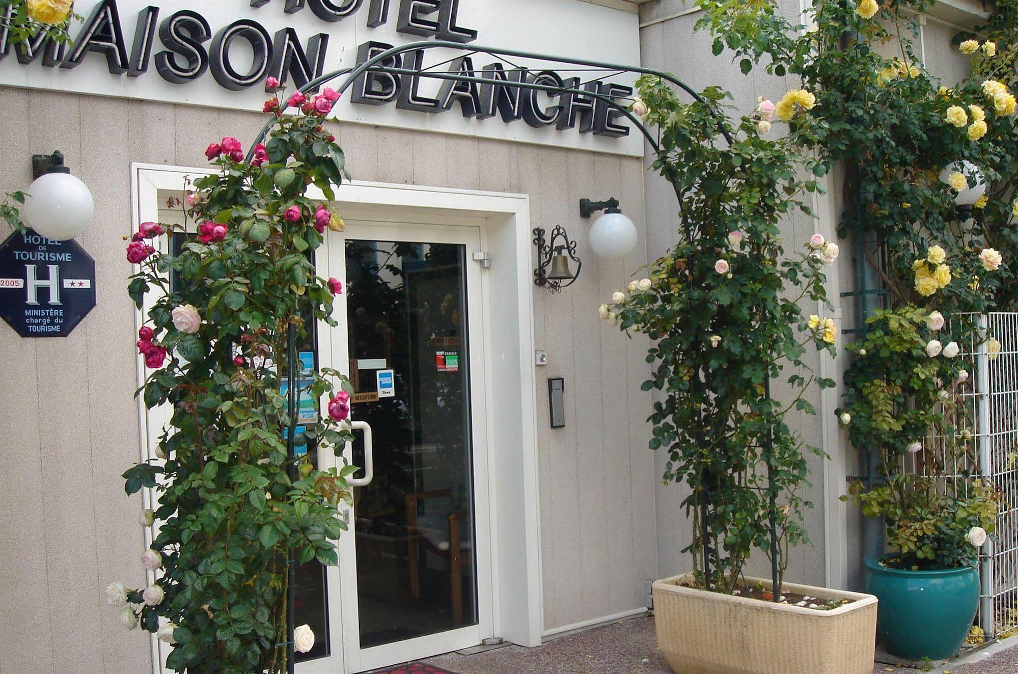 Hotel Restaurant Maison Blanche Ренжи Екстериор снимка